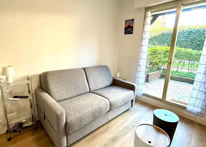 Studio En Rez De Jardin Deauville Centre Et Plage