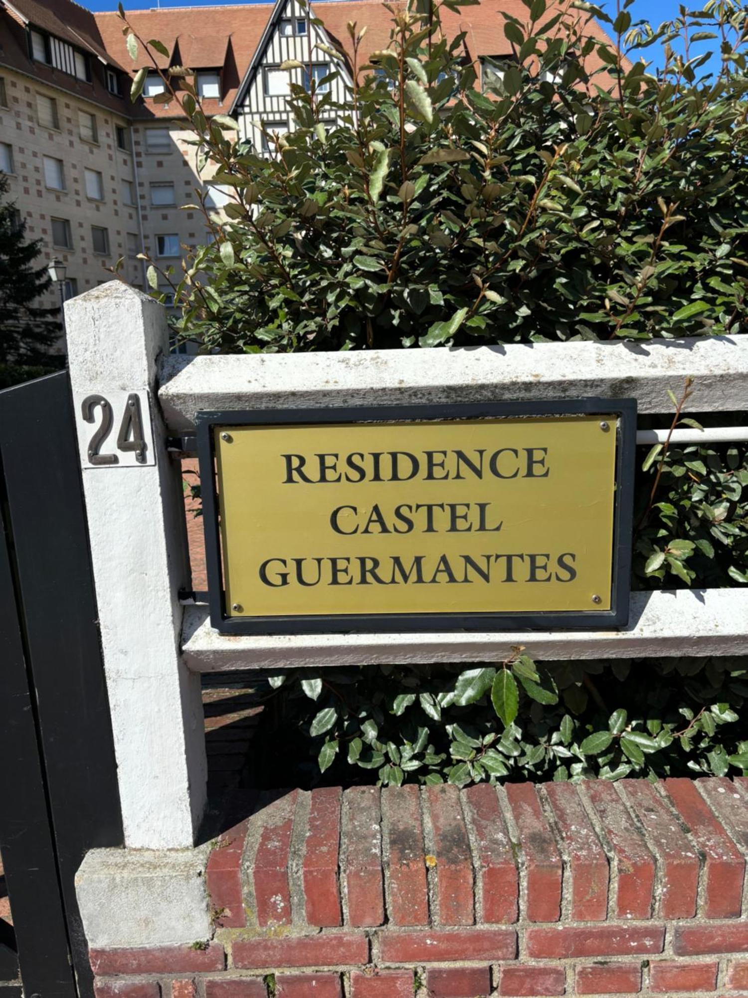 Apartment En Rez De Jardin Centre Et Deauville
